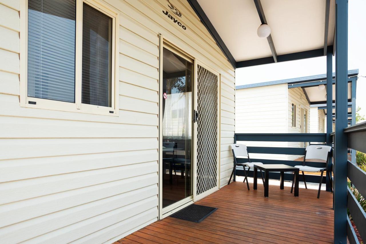 Hotel Crestview Tourist Park Queanbeyan Exterior foto