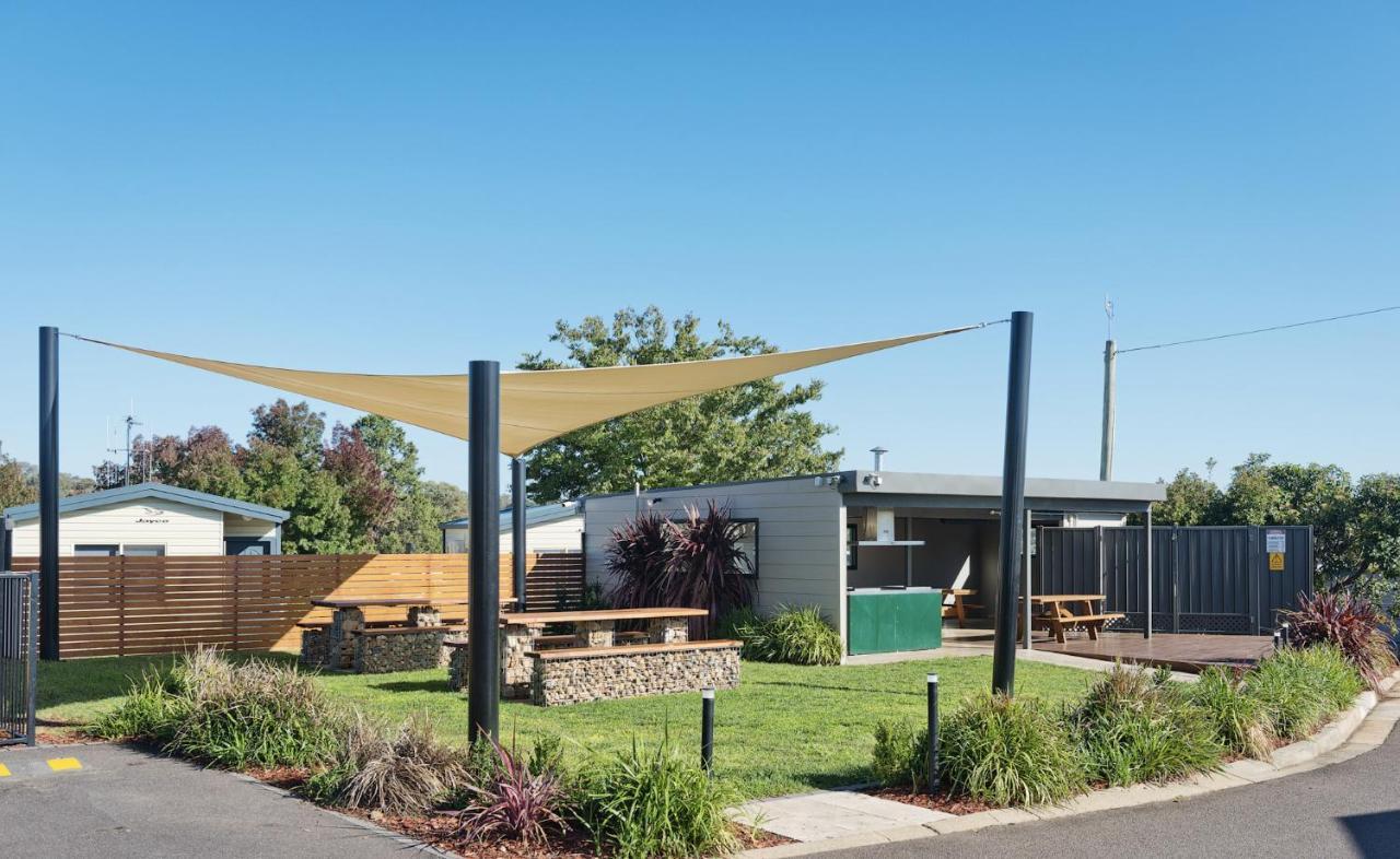 Hotel Crestview Tourist Park Queanbeyan Exterior foto