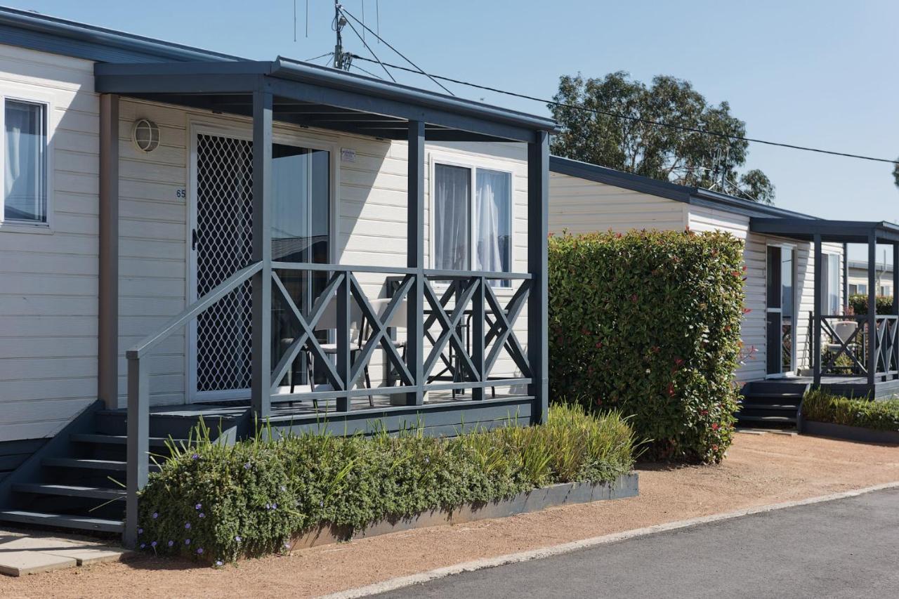 Hotel Crestview Tourist Park Queanbeyan Exterior foto